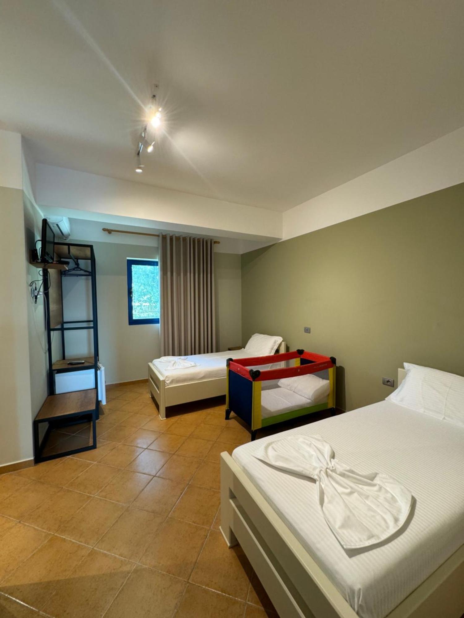 Hotel Cekodhima Radhimë Екстериор снимка